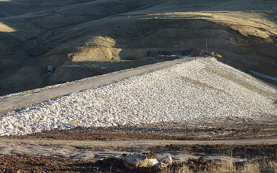 nigde-bor-kilavuz-goleti-sulama-insaati-kapak